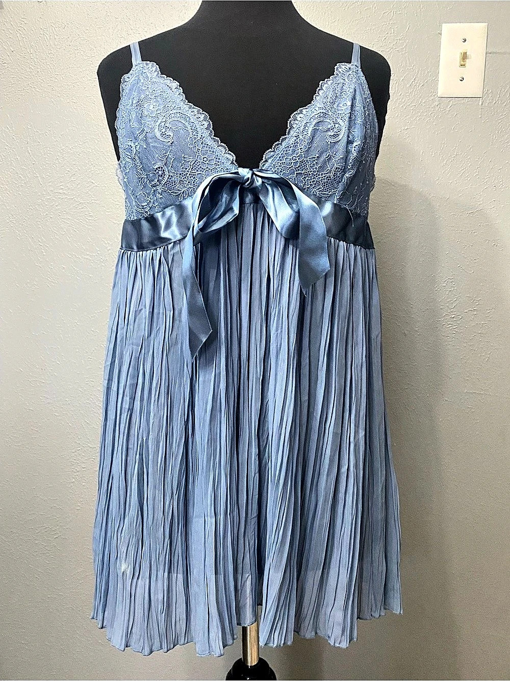 Victoria's Secret Blue Lace Pleated Chemise babydoll 33Size XL